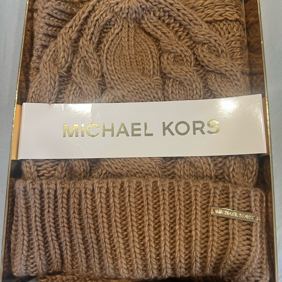 Michael Kors Tan Cable Knit Beanie - Picture 1 of 1